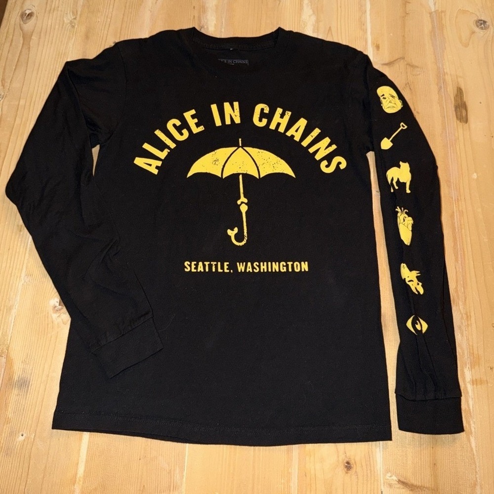 Alice In Chains Seattle Washington Long Sleeve Graphic Tee Black Yellow Small